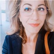 Laureata in Scienze Filosofiche con background umanistico e anni di esperienza nel supporto allo studio